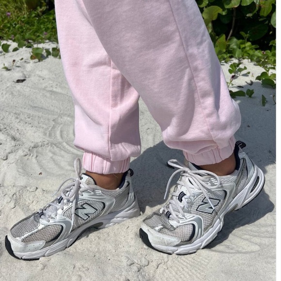 Brandy Melville Rosa Soft Sweatpants - Picture 3 of 4